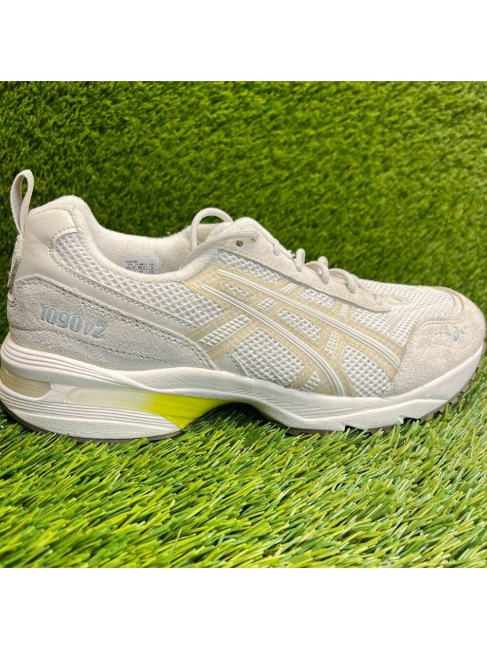Asics Gel-1090 V2 Womens Size 9 Cream Athletic Running Walking Shoes Sneakers